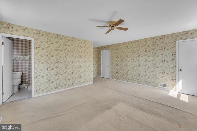 1 CHATEAU DR, Cherry Hill, NJ 08003