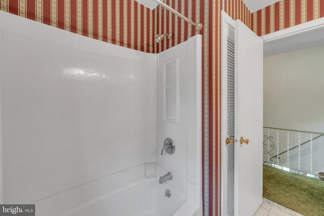 1 CHATEAU DR, Cherry Hill, NJ 08003