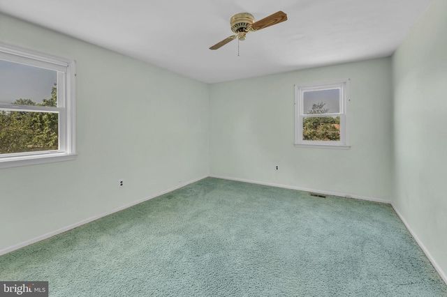 1 CHATEAU DR, Cherry Hill, NJ 08003