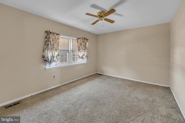 1 CHATEAU DR, Cherry Hill, NJ 08003