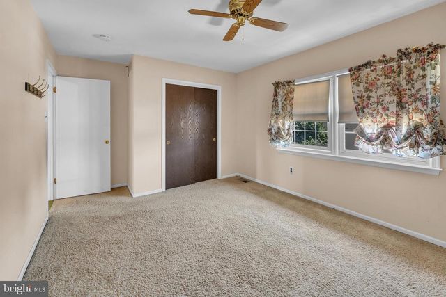 1 CHATEAU DR, Cherry Hill, NJ 08003