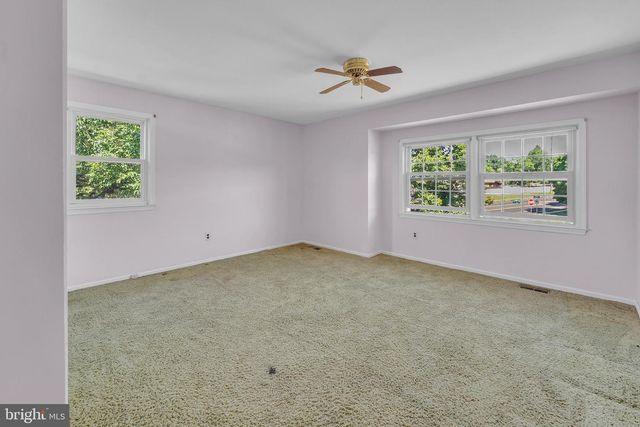 1 CHATEAU DR, Cherry Hill, NJ 08003