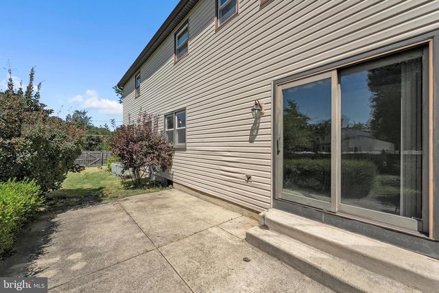1 CHATEAU DR, Cherry Hill, NJ 08003