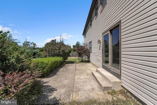1 CHATEAU DR, Cherry Hill, NJ 08003