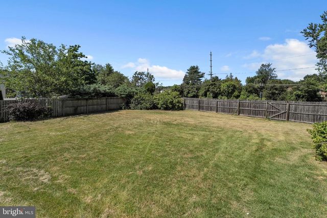 1 CHATEAU DR, Cherry Hill, NJ 08003