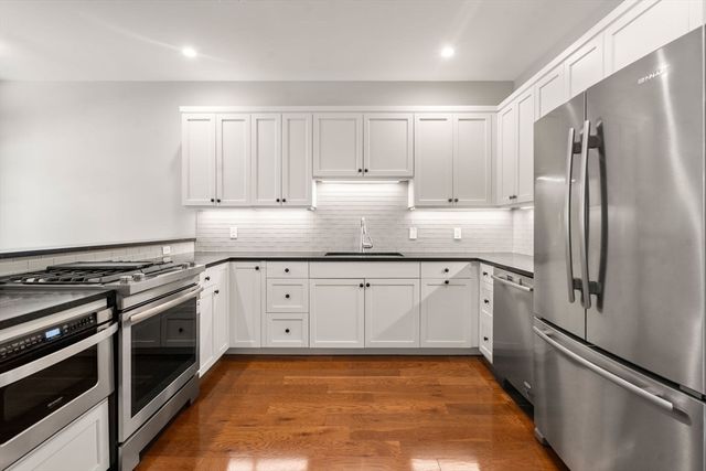 2 Abbey Road 2, Sherborn, MA 01770