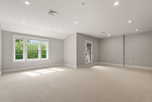 2 Abbey Road 2, Sherborn, MA 01770