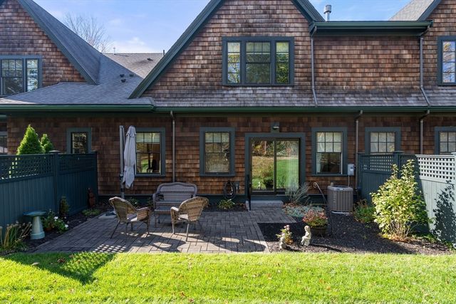 2 Abbey Road 2, Sherborn, MA 01770
