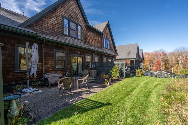 2 Abbey Road 2, Sherborn, MA 01770