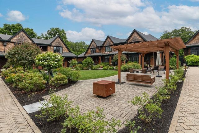 2 Abbey Road 2, Sherborn, MA 01770