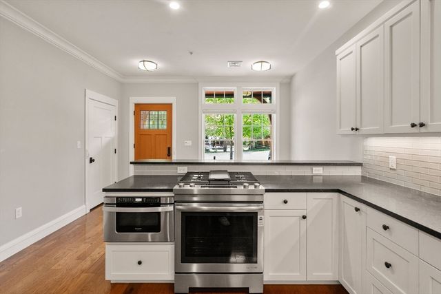 2 Abbey Road 2, Sherborn, MA 01770