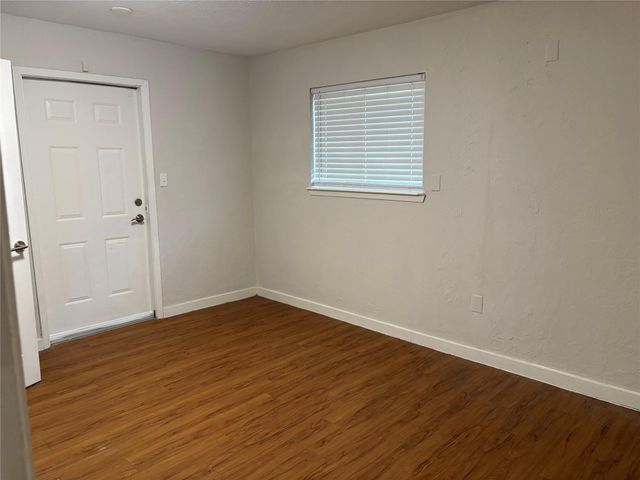 1209 N Roberson Street, Conroe, TX 77301