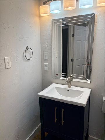 1209 N Roberson Street, Conroe, TX 77301