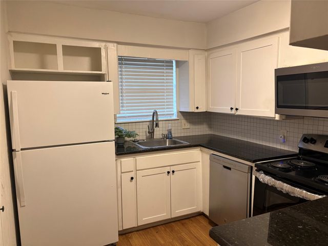 1209 N Roberson Street, Conroe, TX 77301