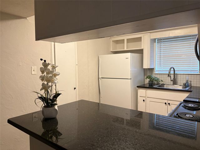 1209 N Roberson Street, Conroe, TX 77301