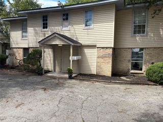 1209 N Roberson Street, Conroe, TX 77301