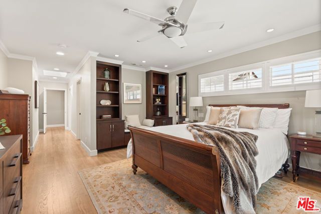 8216 Mcconnell Avenue, Los Angeles, CA 90045