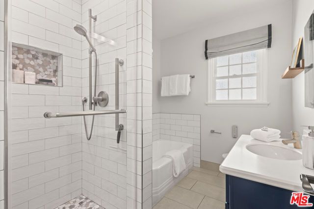 8216 Mcconnell Avenue, Los Angeles, CA 90045
