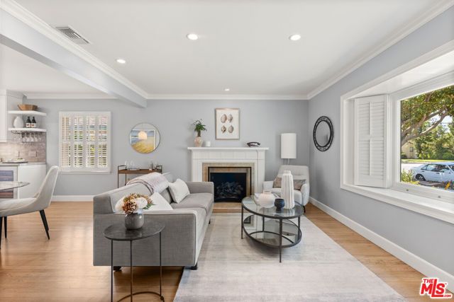8216 Mcconnell Avenue, Los Angeles, CA 90045