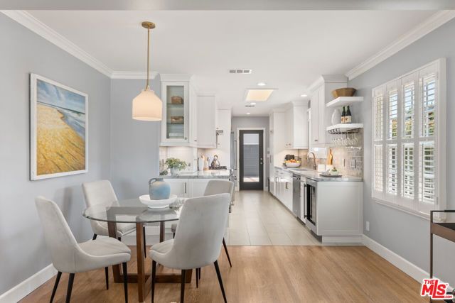 8216 Mcconnell Avenue, Los Angeles, CA 90045