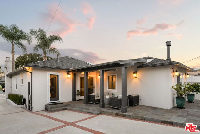 8216 Mcconnell Avenue, Los Angeles, CA 90045