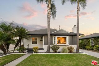 8216 Mcconnell Avenue, Los Angeles, CA 90045