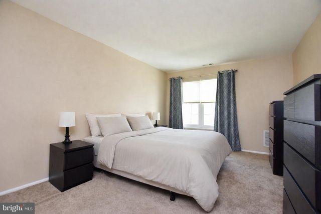 1112 SQUIRREL RD, Marlton, NJ 08053