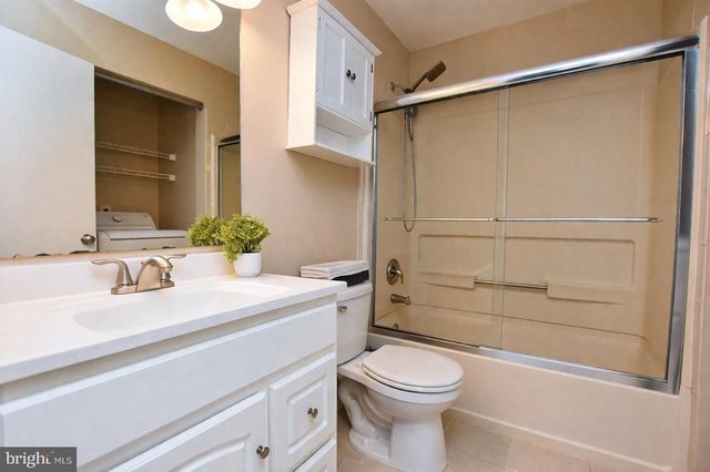 1112 SQUIRREL RD, Marlton, NJ 08053