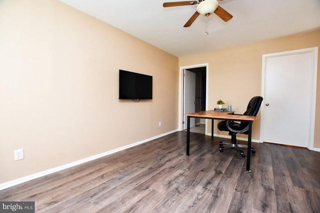 1112 SQUIRREL RD, Marlton, NJ 08053