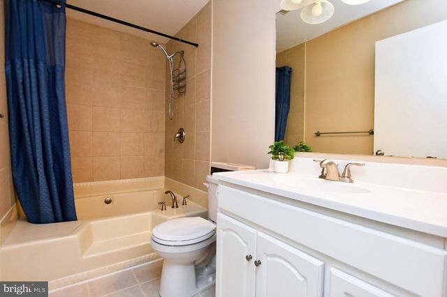 1112 SQUIRREL RD, Marlton, NJ 08053