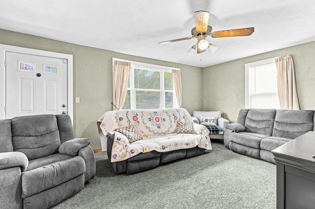 577 Pokross St, Fall River, MA 02724
