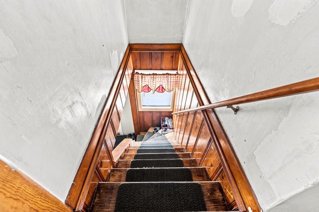 577 Pokross St, Fall River, MA 02724