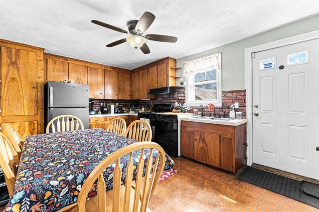 577 Pokross St, Fall River, MA 02724