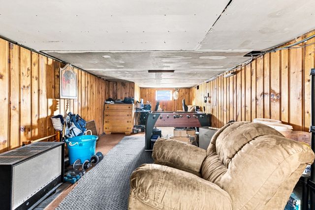 577 Pokross St, Fall River, MA 02724