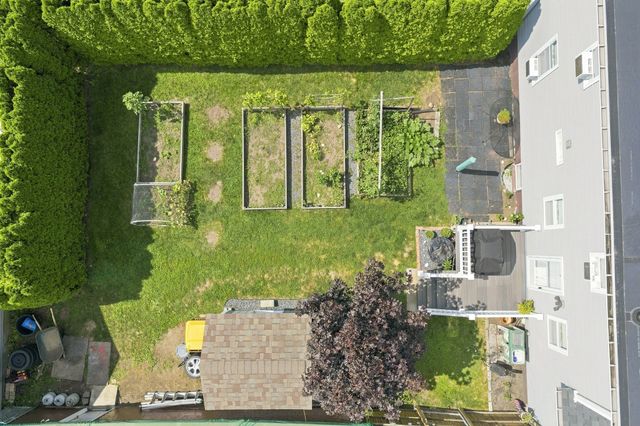 577 Pokross St, Fall River, MA 02724
