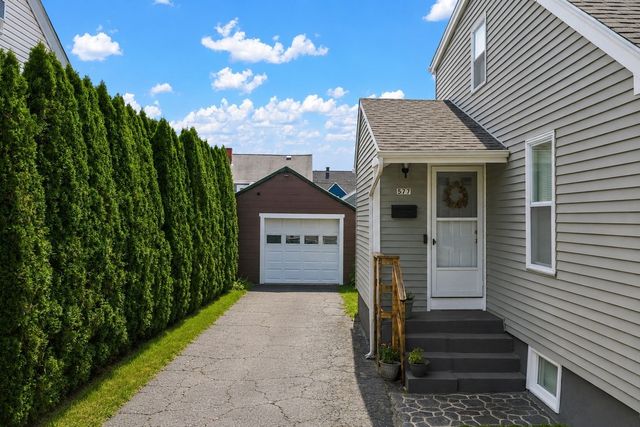 577 Pokross St, Fall River, MA 02724