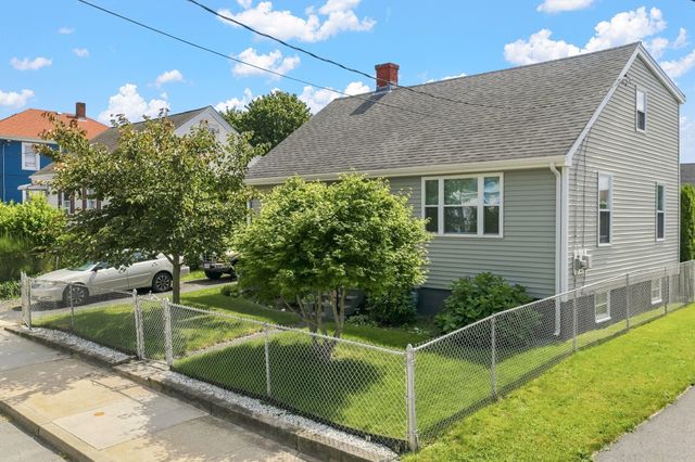 577 Pokross St, Fall River, MA 02724