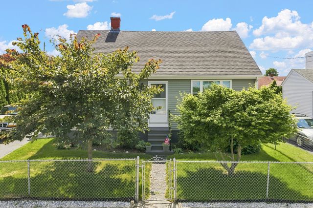 577 Pokross St, Fall River, MA 02724