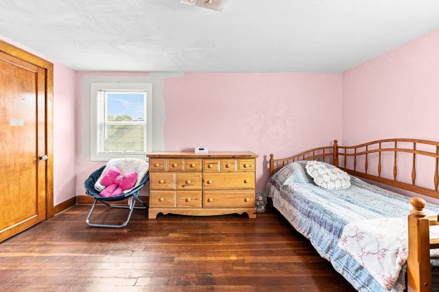 577 Pokross St, Fall River, MA 02724