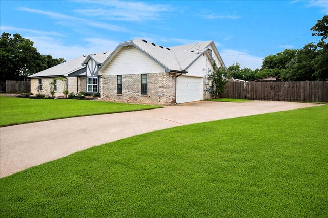 9716 Windsor Circle, Fort Worth, TX 76140