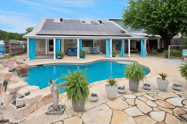 9716 Windsor Circle, Fort Worth, TX 76140