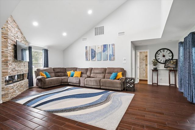 9716 Windsor Circle, Fort Worth, TX 76140