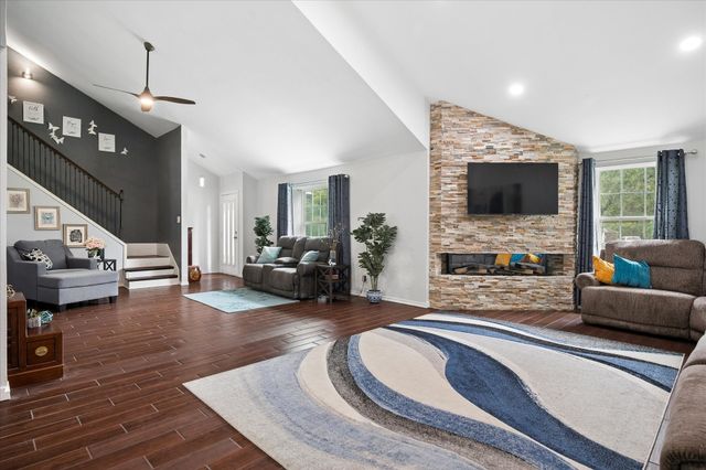 9716 Windsor Circle, Fort Worth, TX 76140