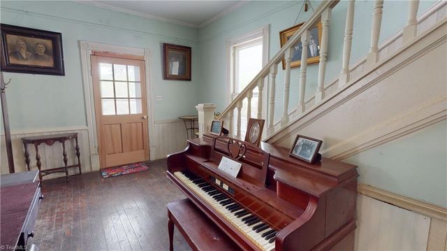 329 Pender Street, Mount Airy, NC 27030