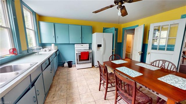 329 Pender Street, Mount Airy, NC 27030