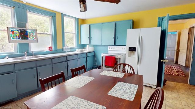 329 Pender Street, Mount Airy, NC 27030