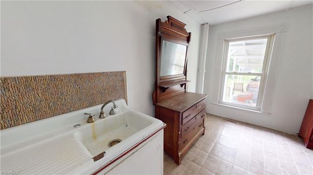 329 Pender Street, Mount Airy, NC 27030