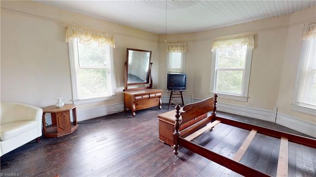 329 Pender Street, Mount Airy, NC 27030