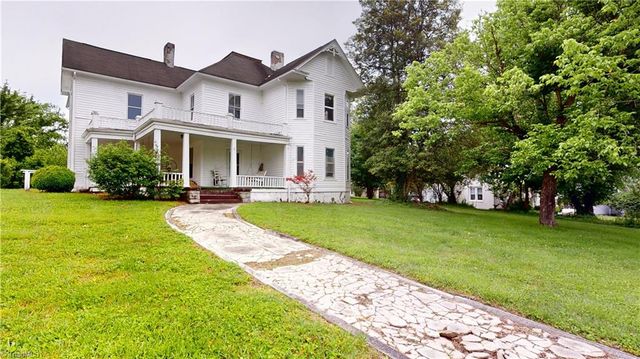 329 Pender Street, Mount Airy, NC 27030