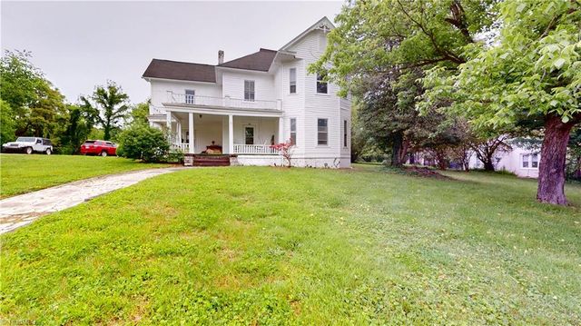 329 Pender Street, Mount Airy, NC 27030